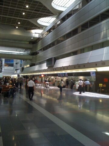 20110522:羽田空港、小さな恋のメロディ？、誕生日ケーキ