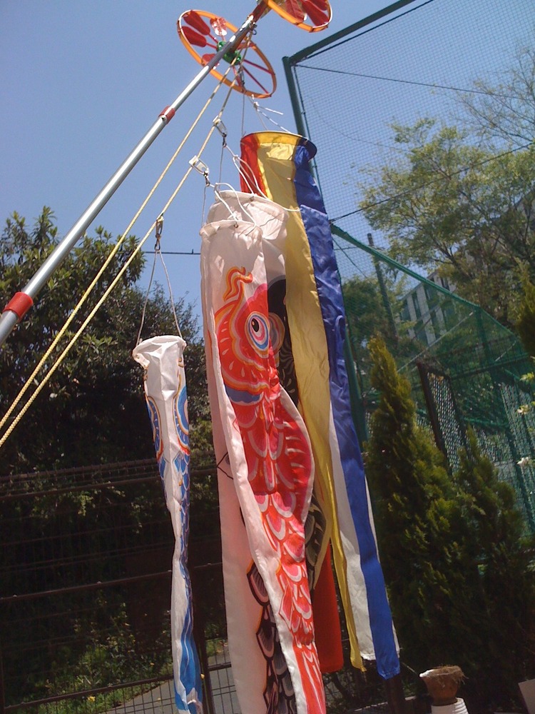 20110424：兜飾りと鯉のぼり、長男散髪